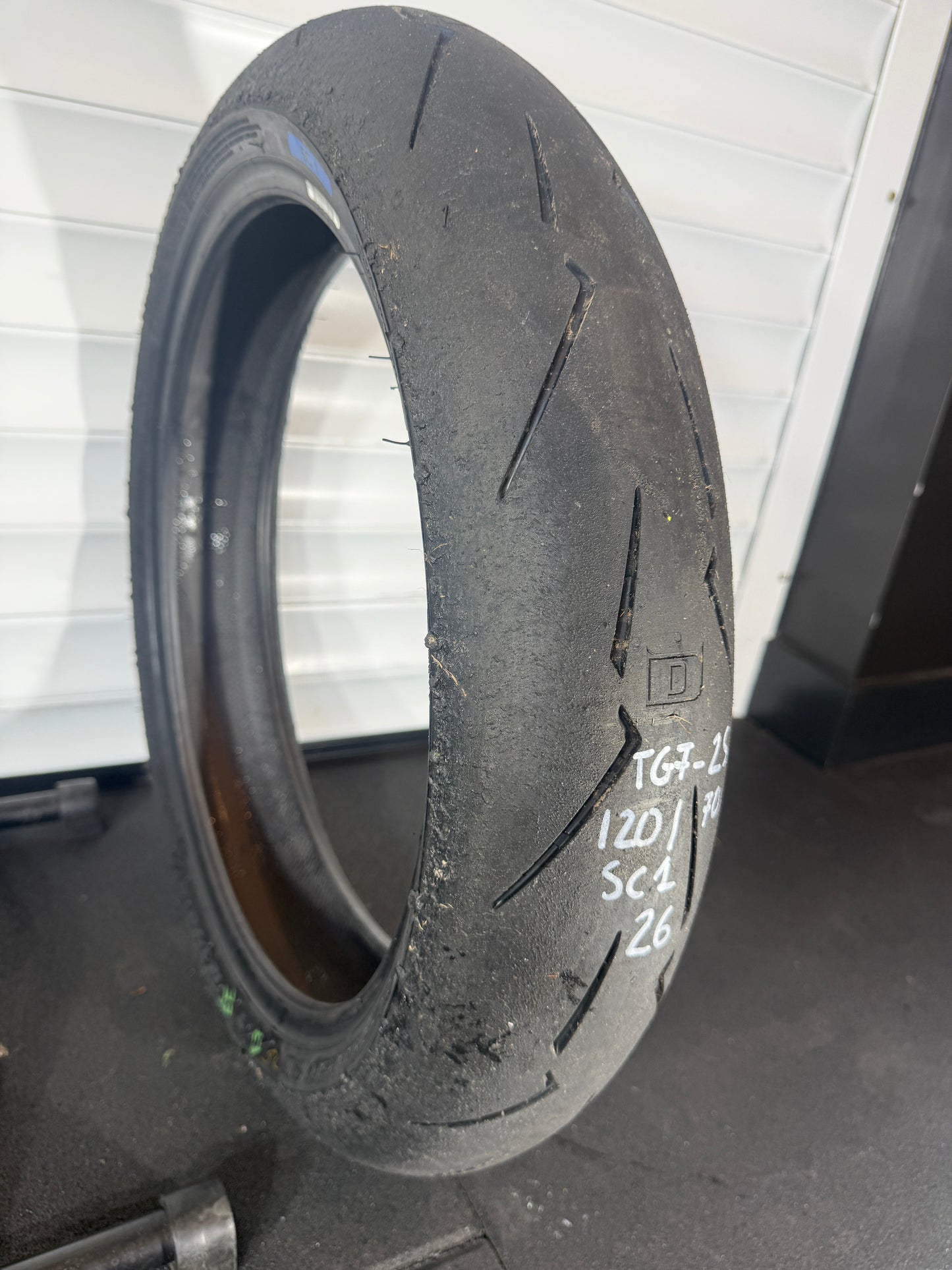 Pirelli Supercorsa- GRADE 1/1+ V4 SET 200/60/17, 120/70/17 (TG7-2S)