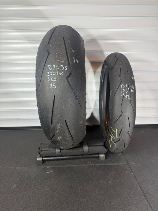 Pirelli Supercorsa- GRADE 1+ V4 SET 200/60/17, 120/70/17 (TG7-3S)