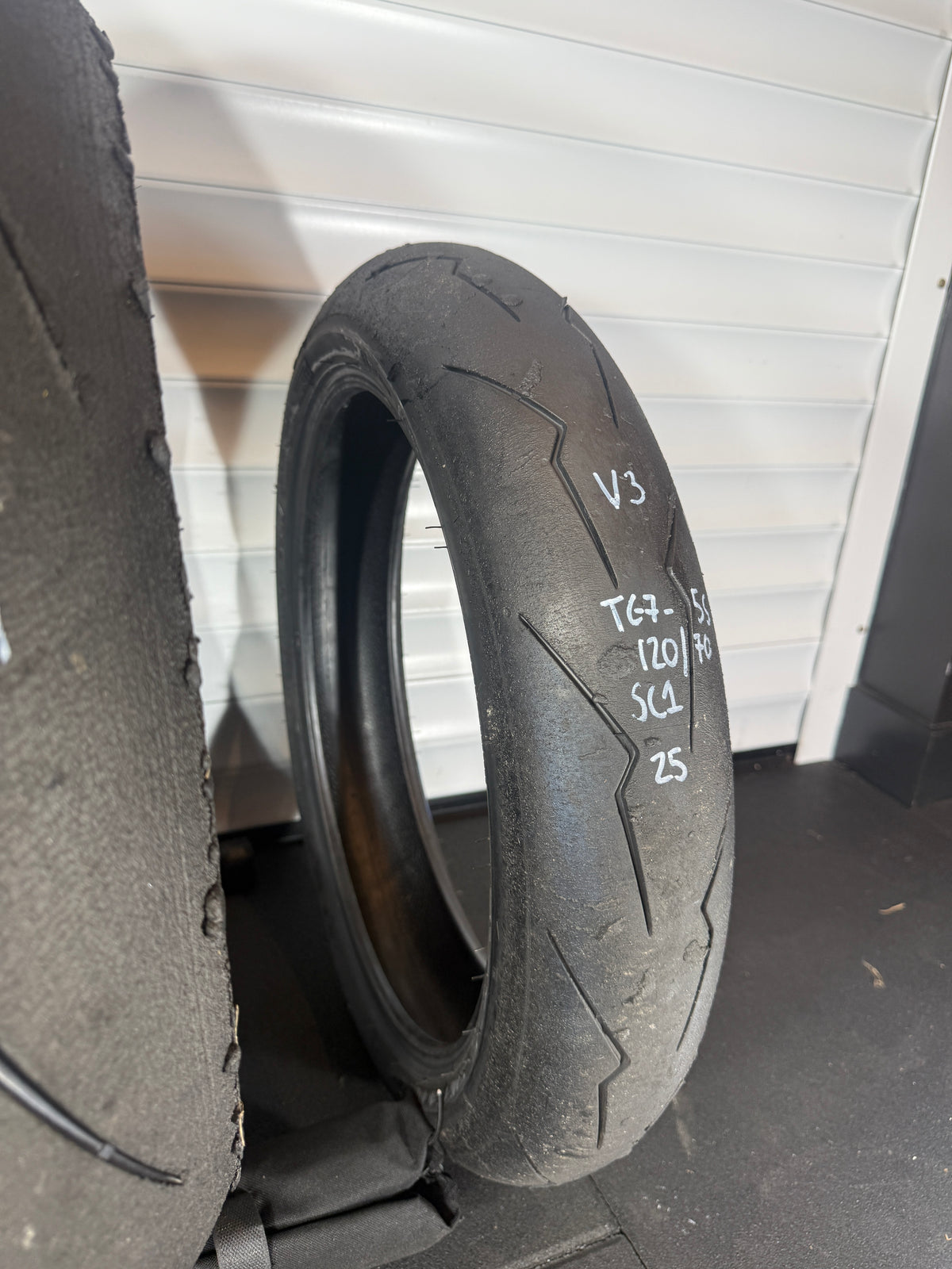 Pirelli Supercorsa- GRADE 1 V3 SET 200/60/17, 120/70/17 (TG7-5S)