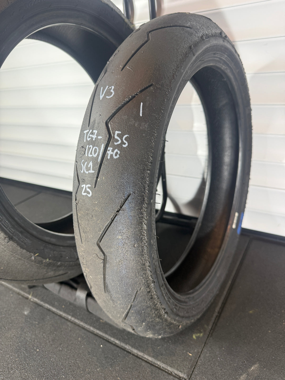 Pirelli Supercorsa- GRADE 1 V3 SET 200/60/17, 120/70/17 (TG7-5S)
