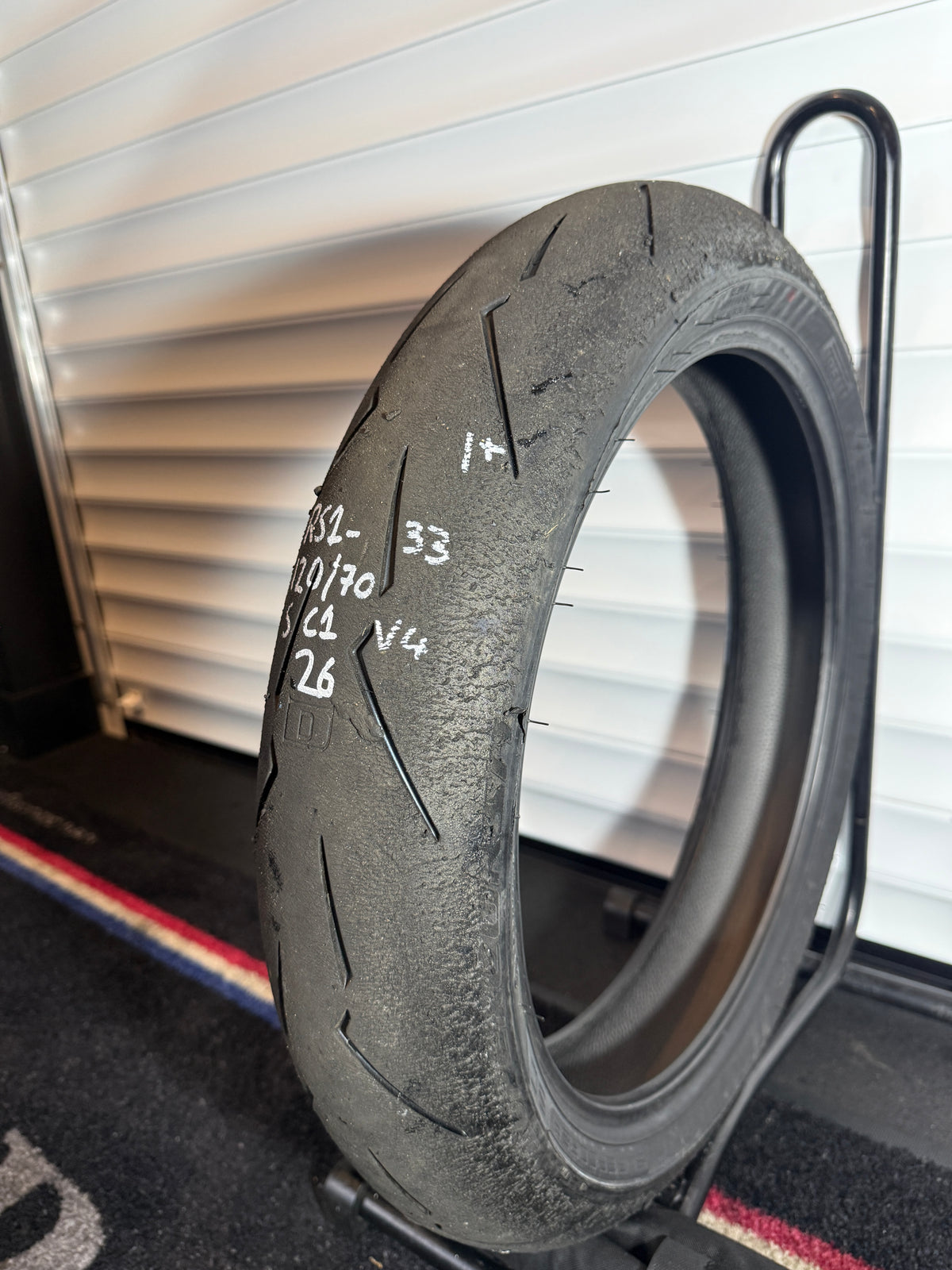 Pirelli Supercorsa- Grade 1+ - SC1 120/70/17 (RS1-33)