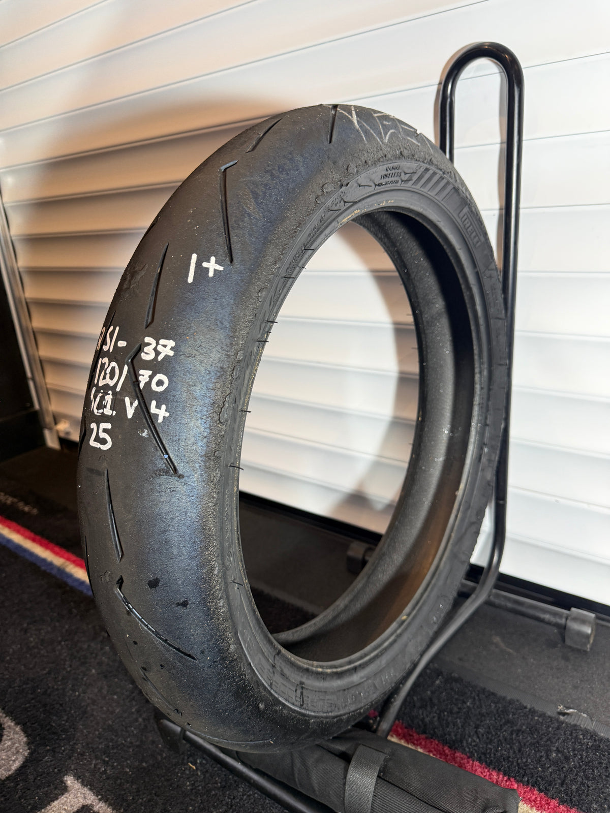 Pirelli Supercorsa- Grade 1+- SC1 120/70/17 (RS1-37)