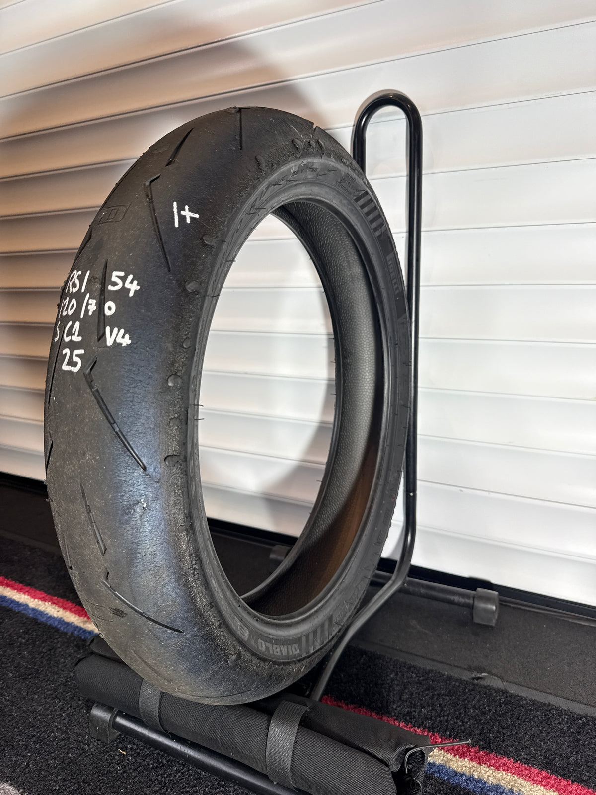 Pirelli Supercorsa- Grade 1+- SC1 120/70/17 (RS1-54)