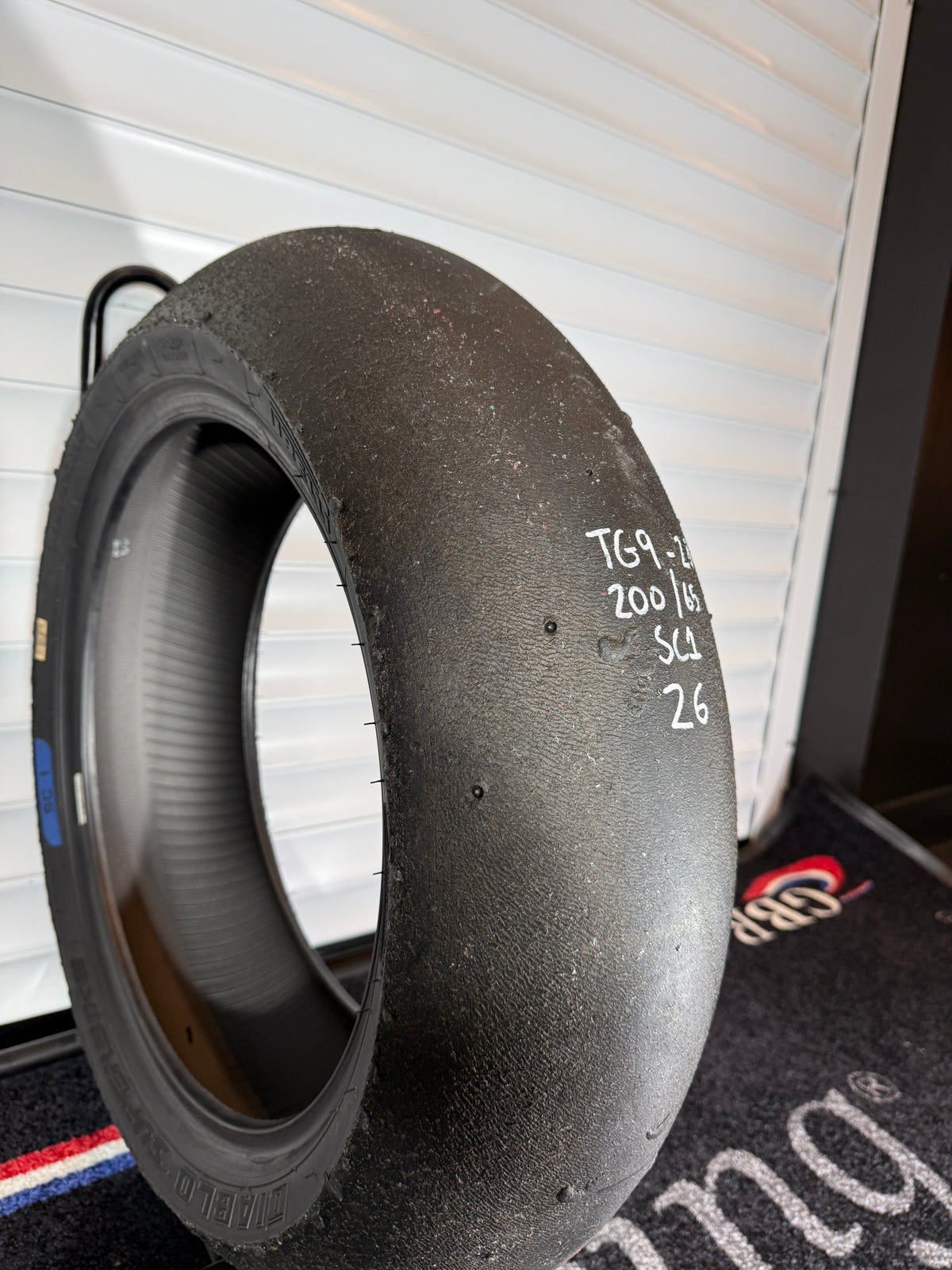 Pirelli Diablo Superbike Slick- Grade 1- 200/65/17 (TG9-28)