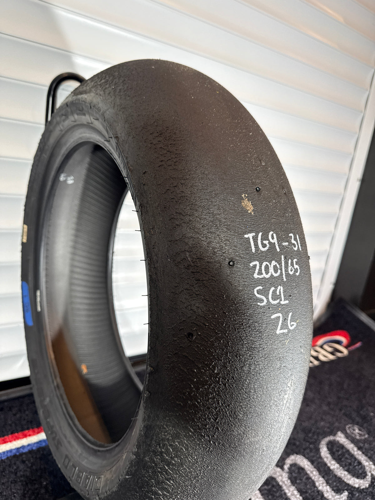 Pirelli Diablo Superbike Slick- Grade 1- 200/65/17 (TG9-31)