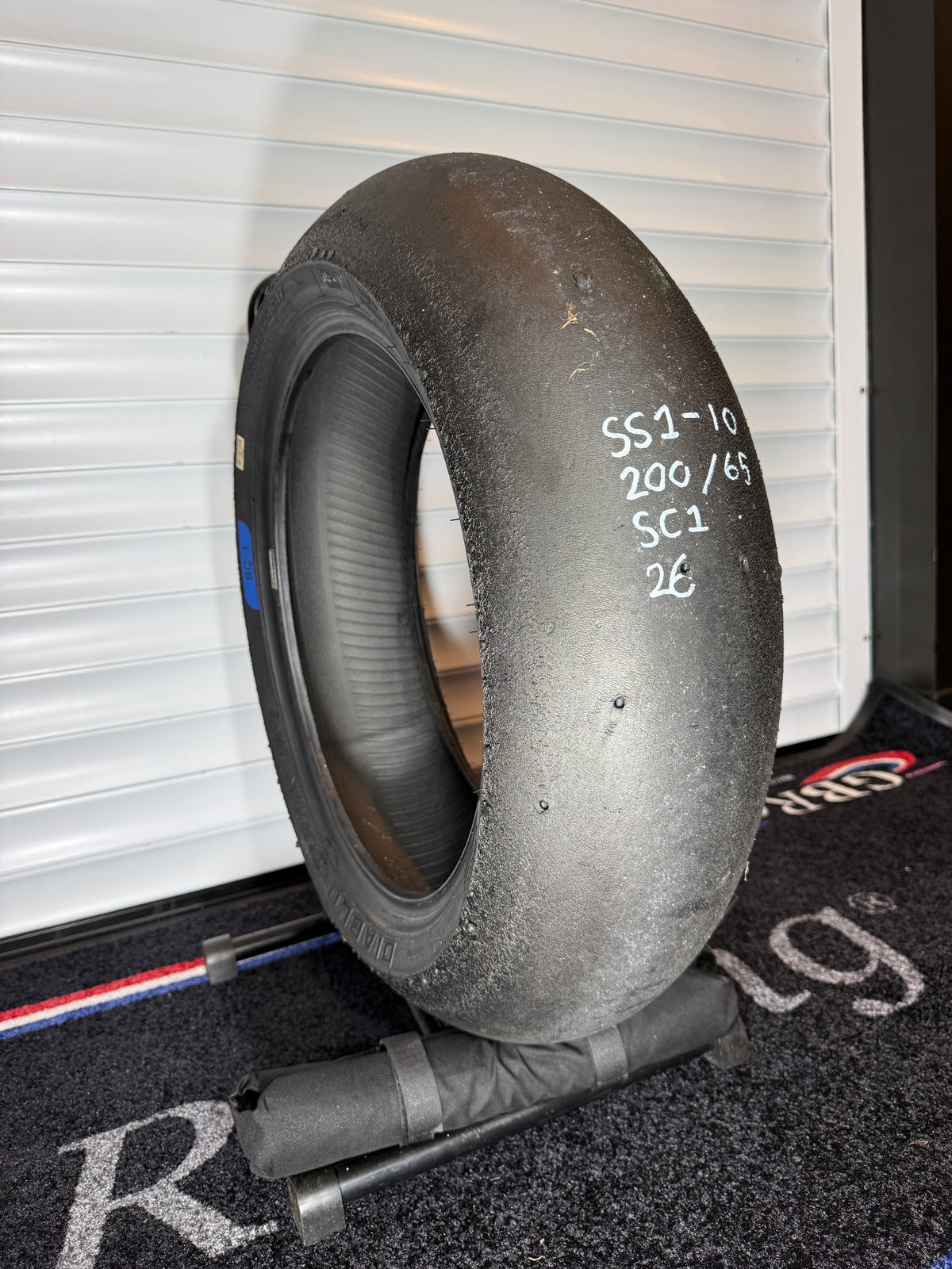 Pirelli Diablo Superbike Slick- Grade 1-200/65/17 (SS1-10)
