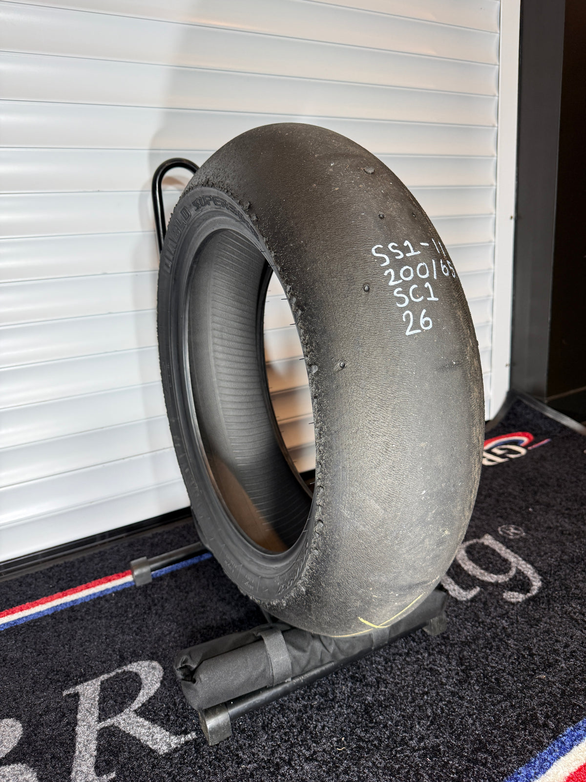 Pirelli Diablo Superbike Slick- Grade 2-200/65/17 (SS1-11)