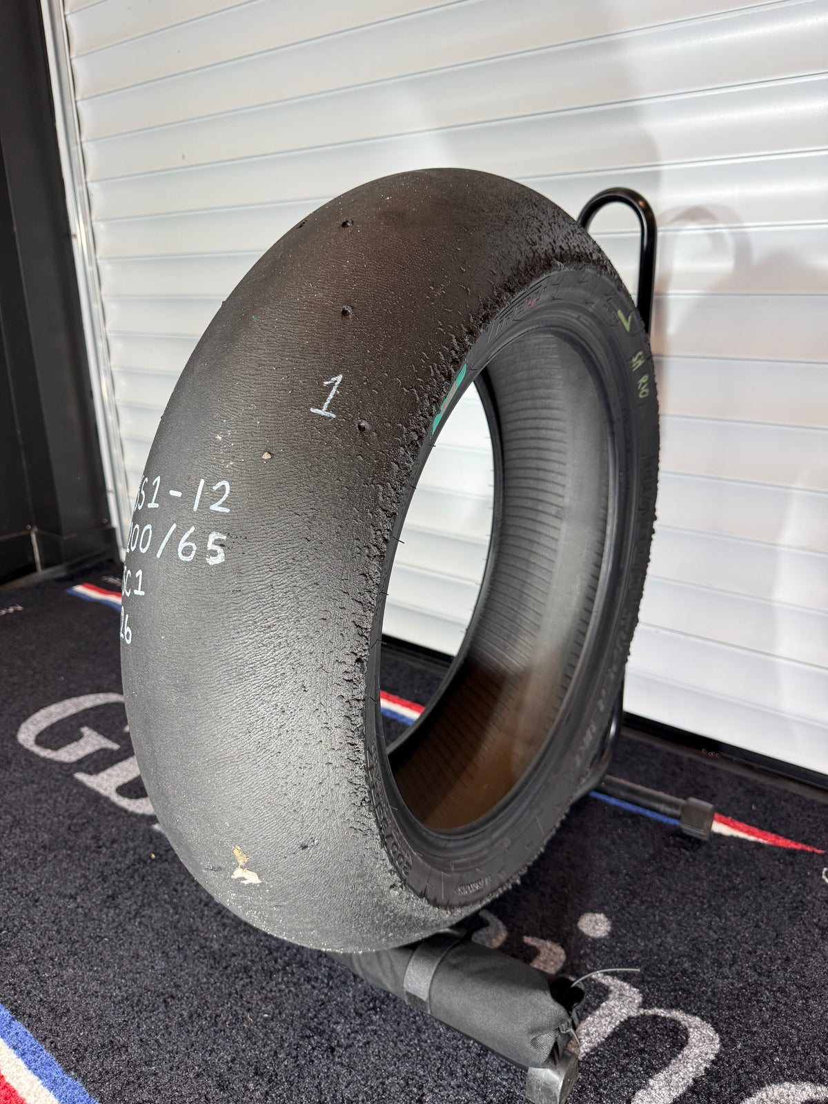 Pirelli Diablo Superbike Slick- Grade -200/65/17 (SS1-12)