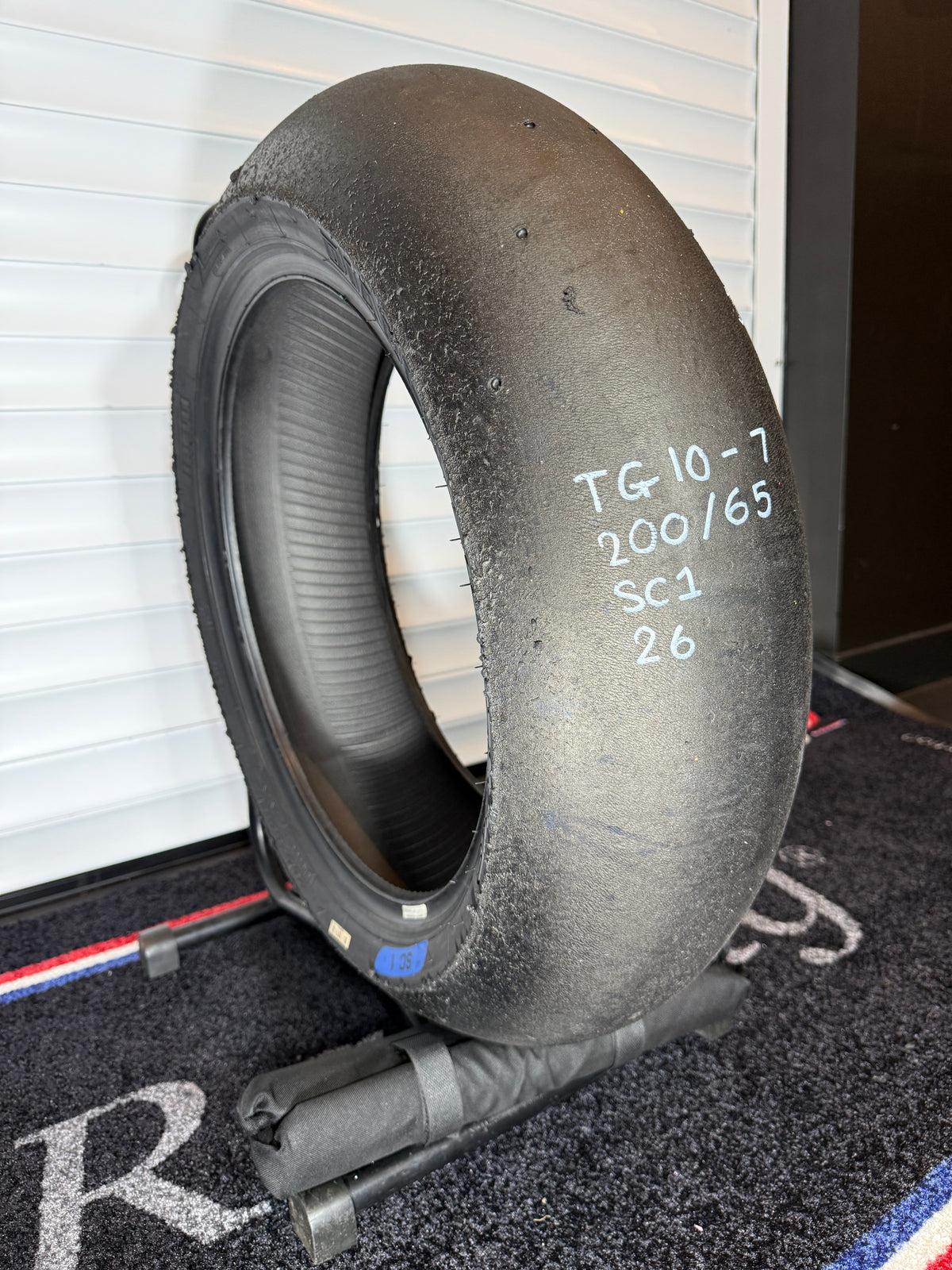 Pirelli Diablo Superbike Slick- Grade 1+-200/65/17 (TG10-7)