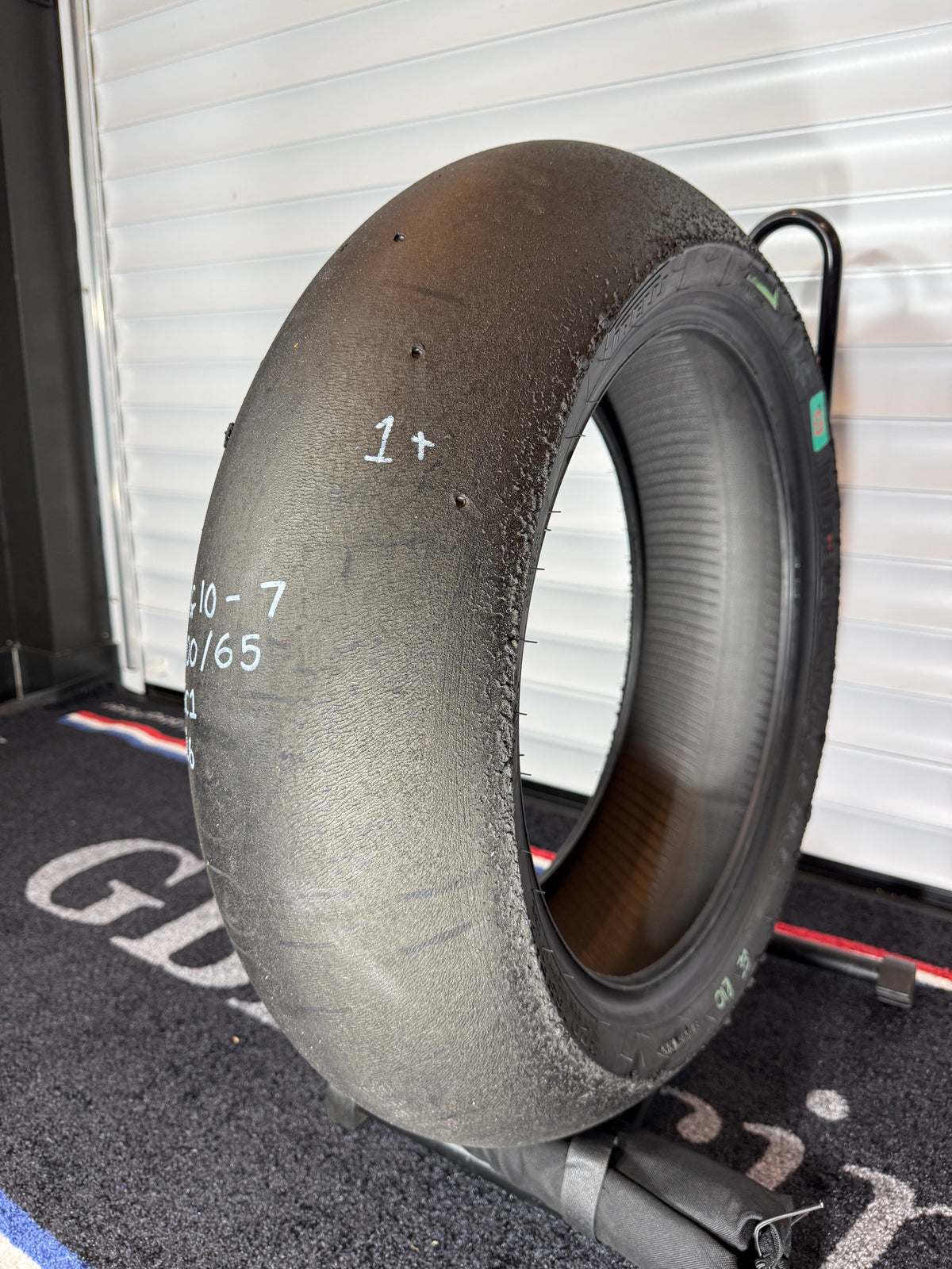 Pirelli Diablo Superbike Slick- Grade 1+-200/65/17 (TG10-7)
