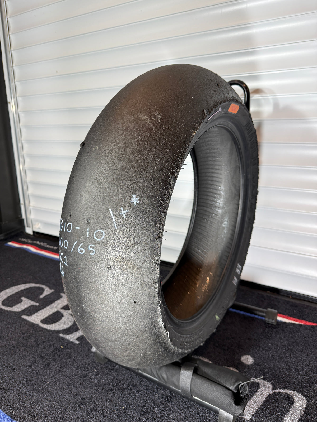Pirelli Diablo Superbike Slick- Grade 1+*-200/65/17 (TG10-10)