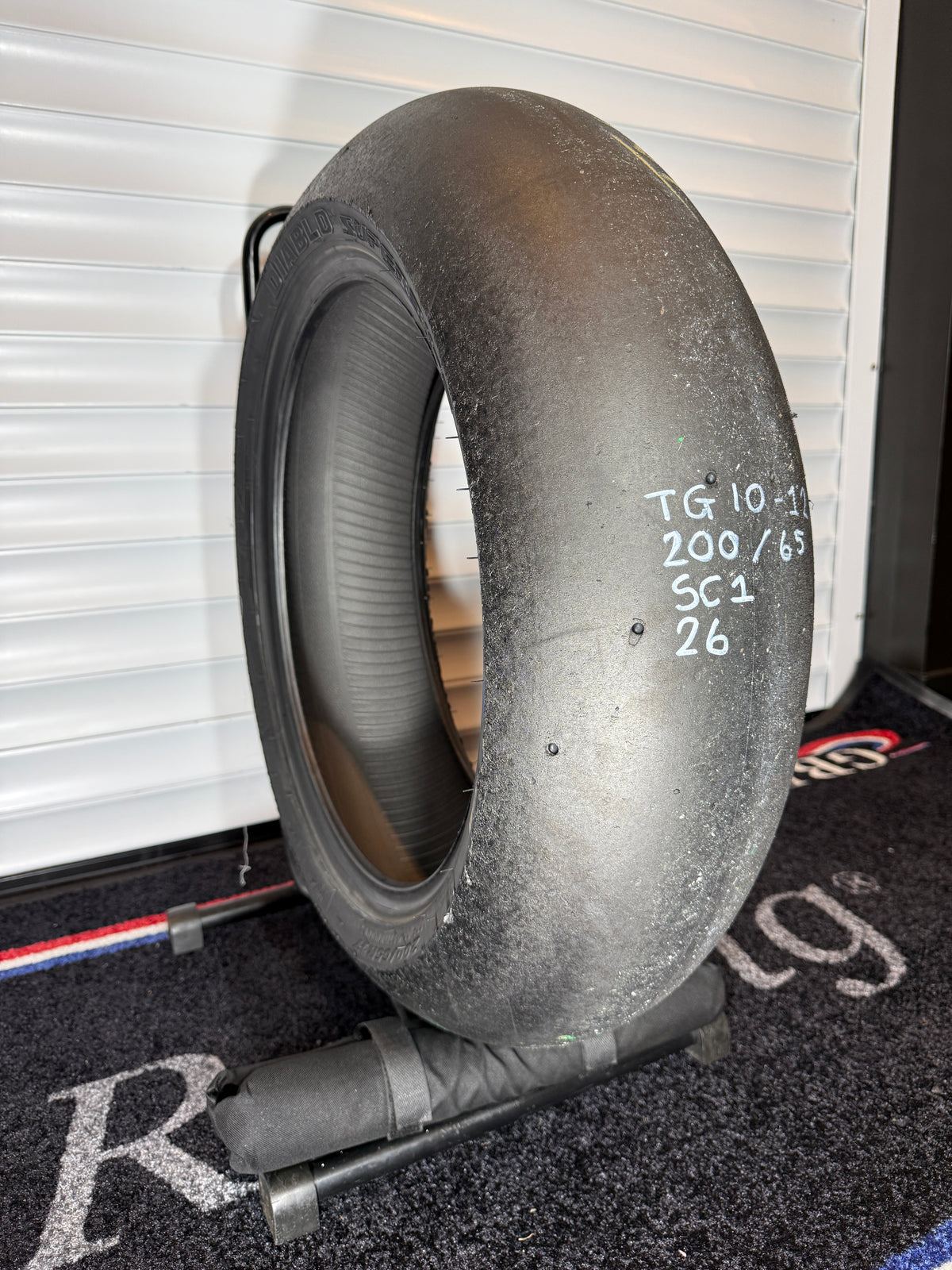 Pirelli Diablo Superbike Slick- Grade 1+-200/65/17 (TG10-12)