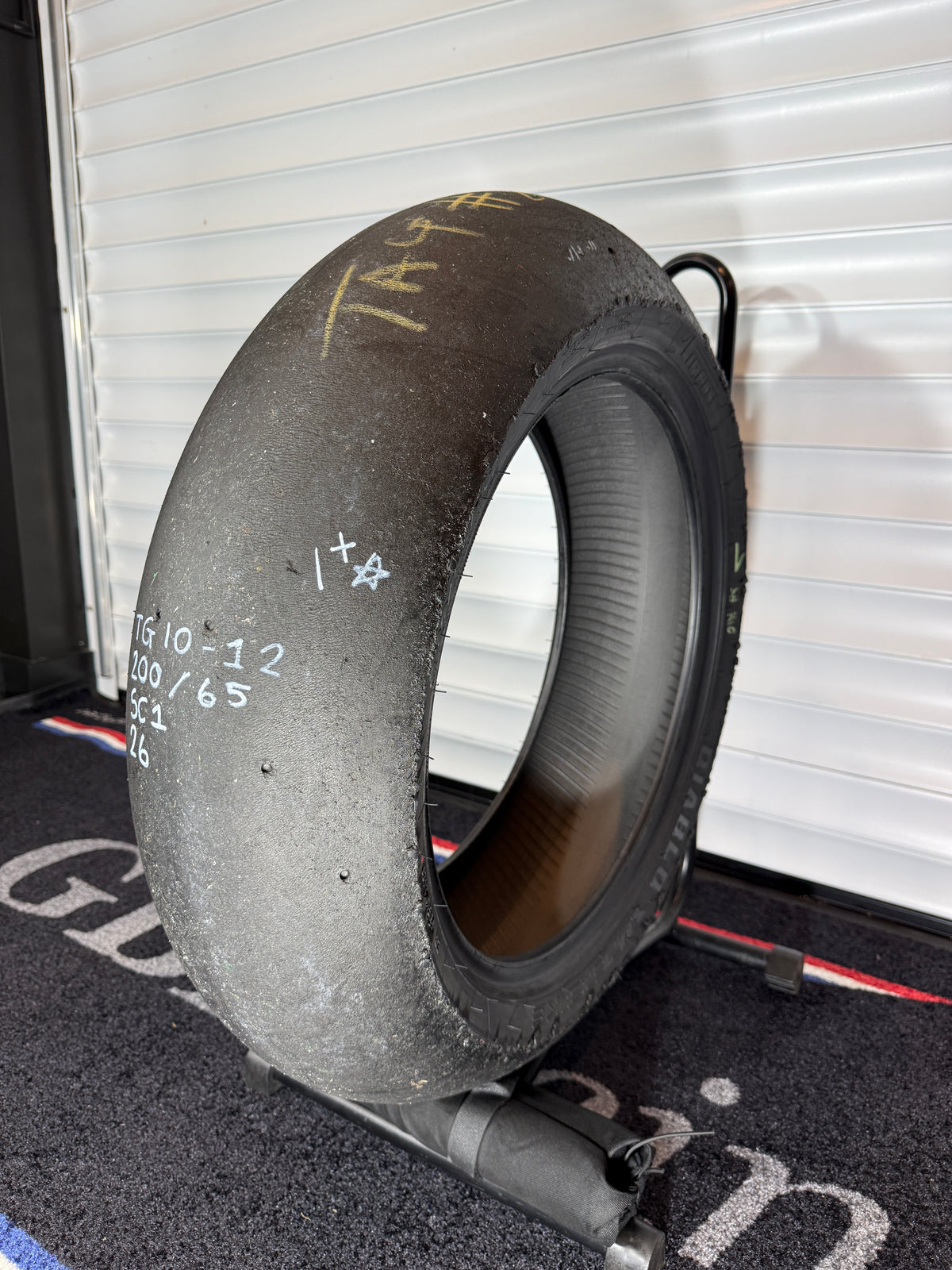 Pirelli Diablo Superbike Slick- Grade 1+-200/65/17 (TG10-12)