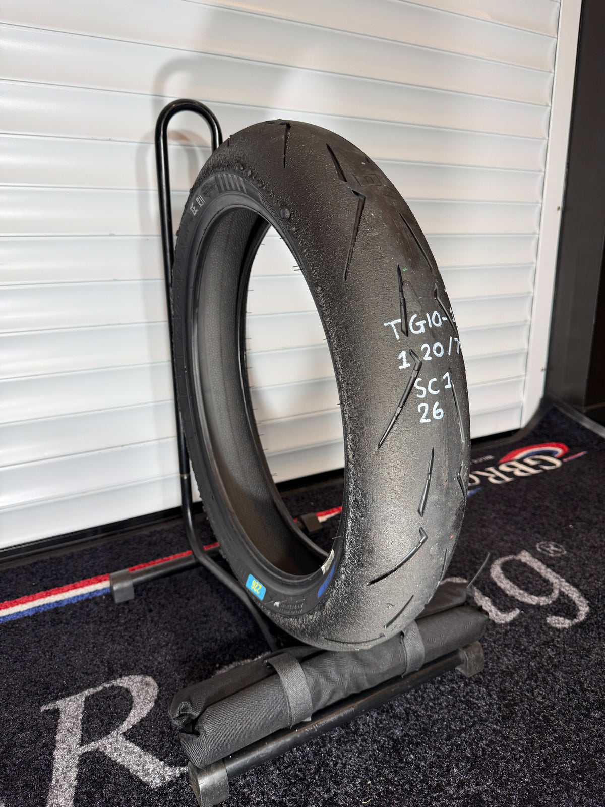 Pirelli Diablo Supercorsa V4- Grade 1-120/70/17 (TG10-14)