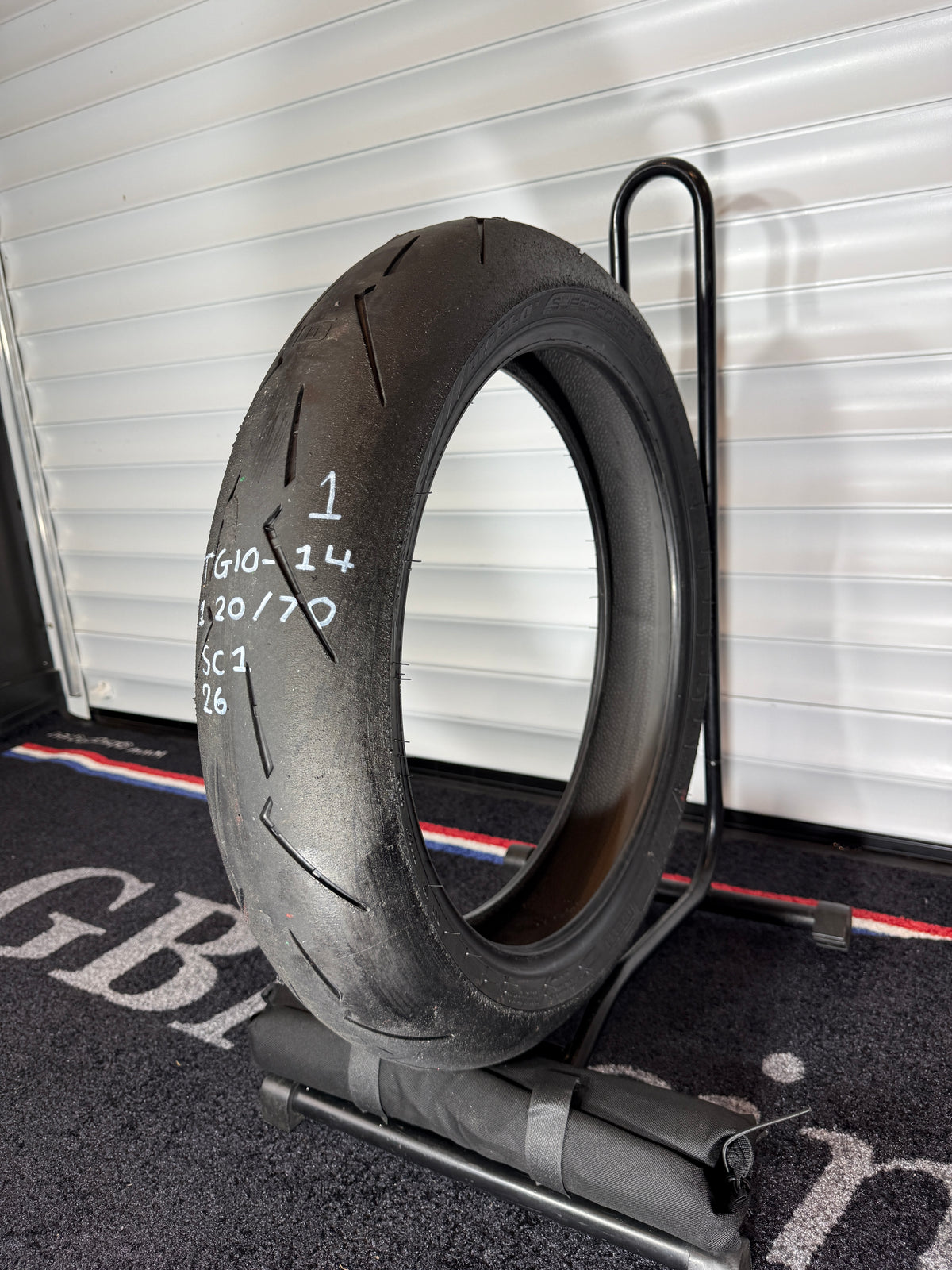 Pirelli Diablo Supercorsa V4- Grade 1-120/70/17 (TG10-14)