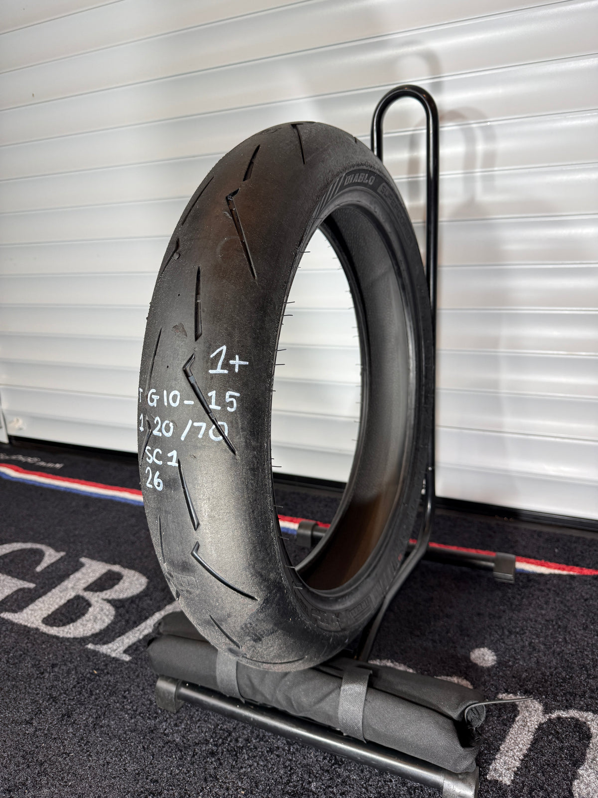 Pirelli Diablo Supercorsa V4- Grade 1+-120/70/17 (TG10-15)