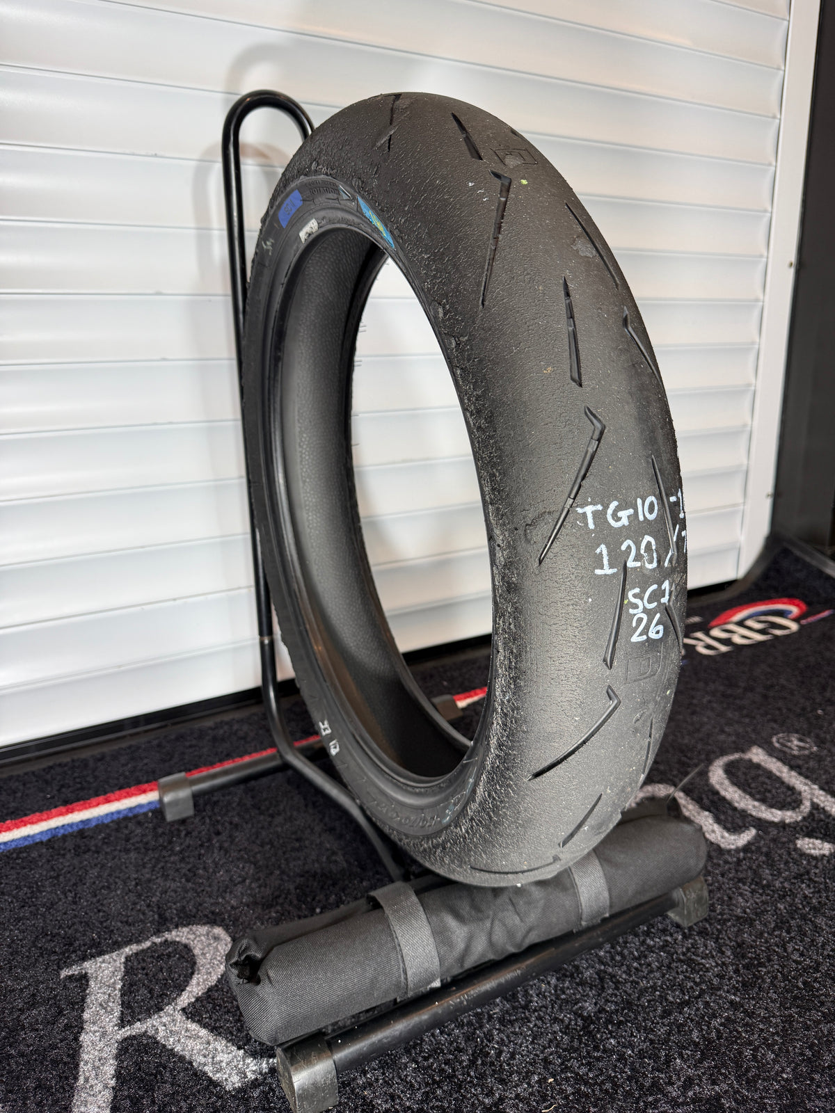 Pirelli Diablo Supercorsa V4- Grade 1-120/70/17 (TG10-16)