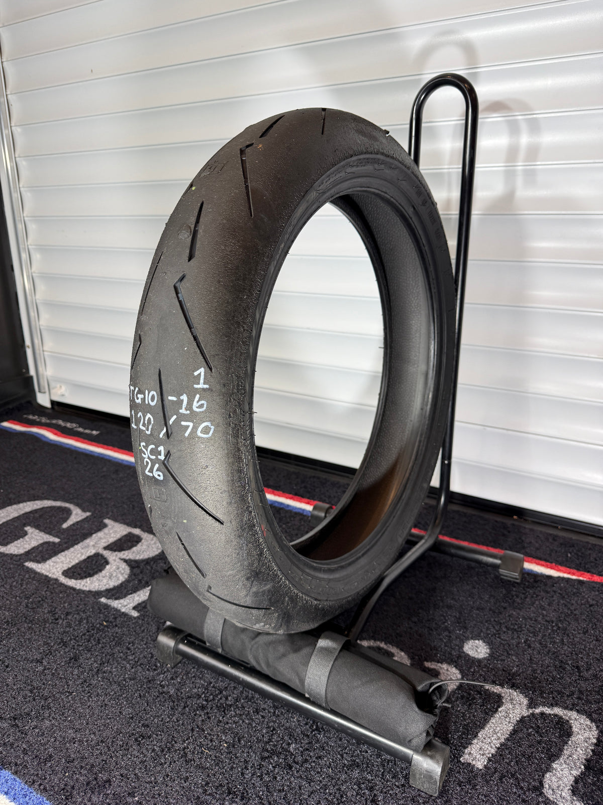 Pirelli Diablo Supercorsa V4- Grade 1-120/70/17 (TG10-16)
