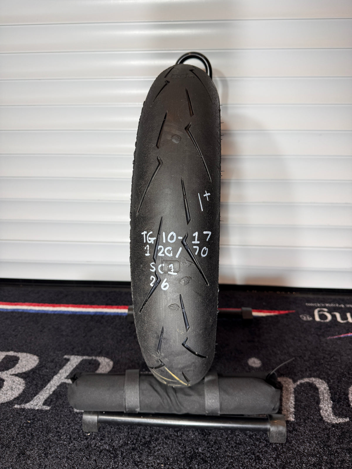 Pirelli Diablo Supercorsa V4- Grade 1+-120/70/17 (TG10-17)