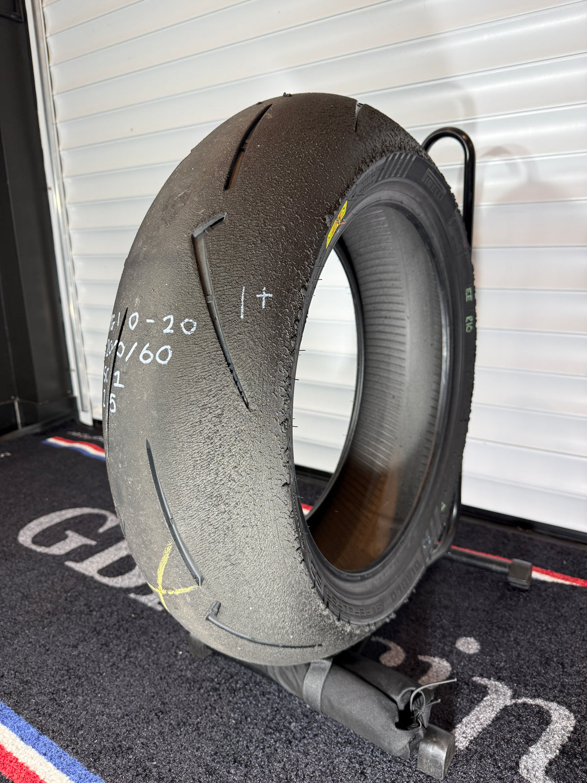 Pirelli Diablo Supercorsa V4- Grade 1+-200/60/17 (TG10-20)