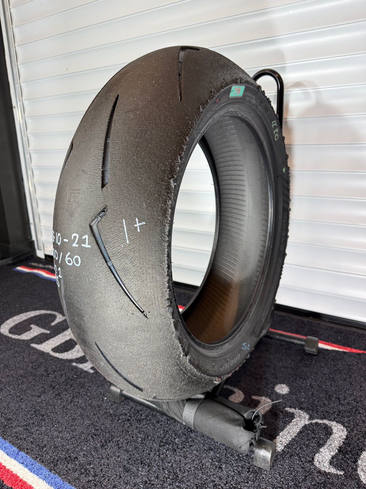 Pirelli Diablo Supercorsa V4- Grade 1+-200/60/17 (TG10-21)