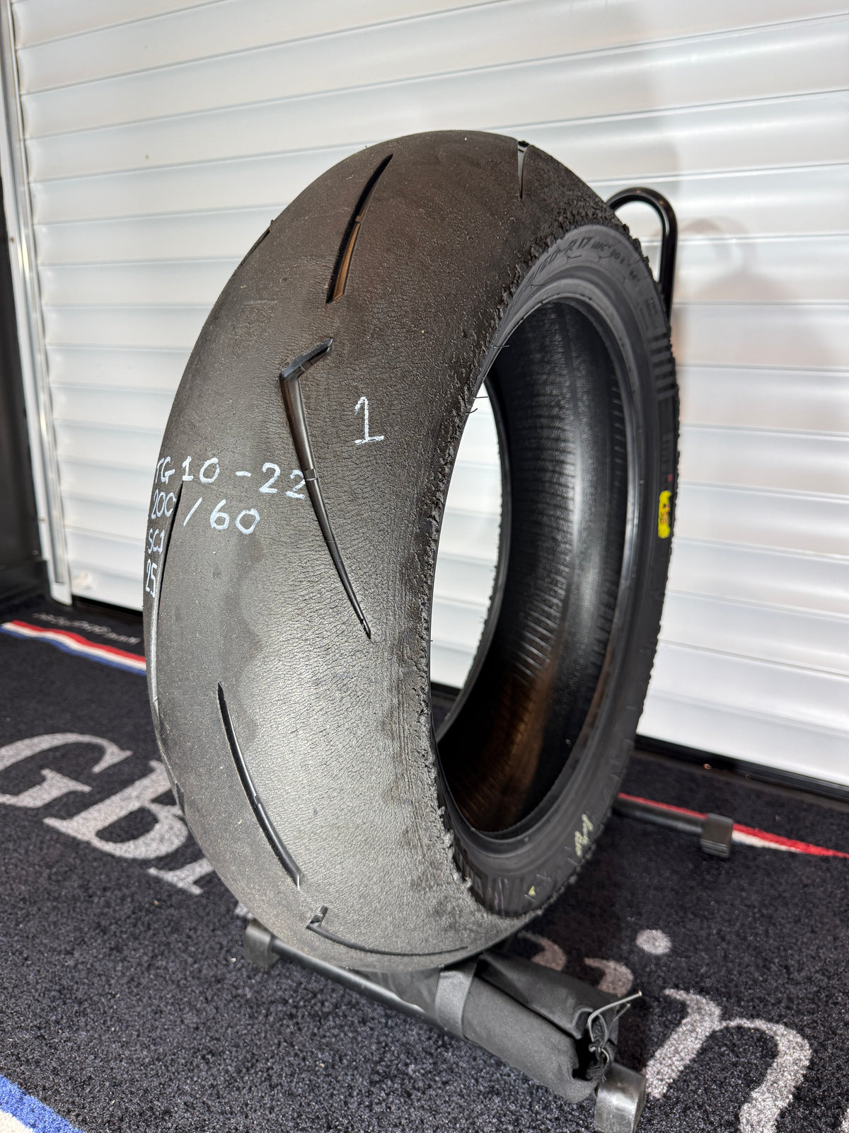 Pirelli Diablo Supercorsa V4- Grade 1-200/60/17 (TG10-22)