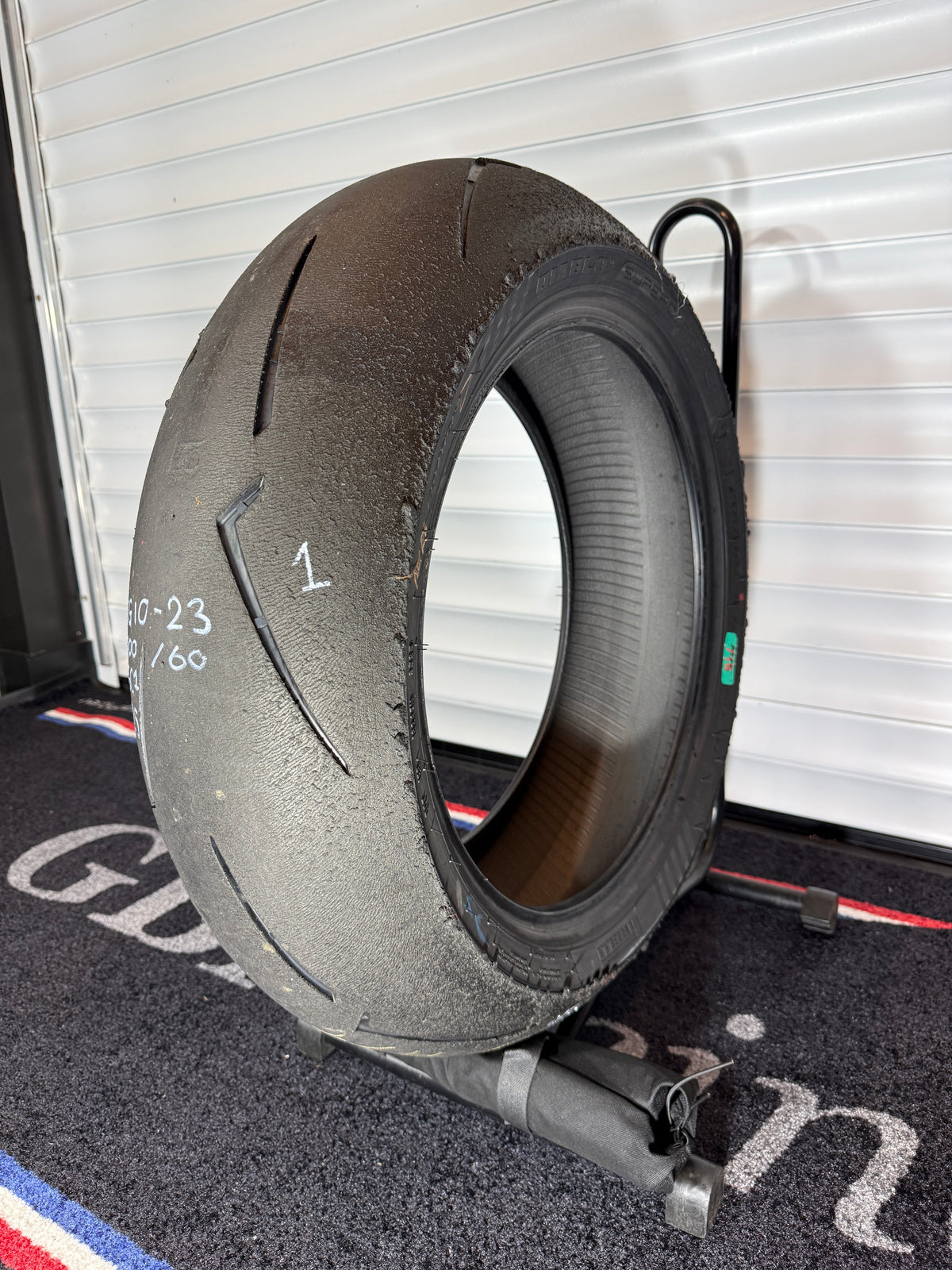 Pirelli Diablo Supercorsa V4- Grade 1-200/60/17 (TG10-23)