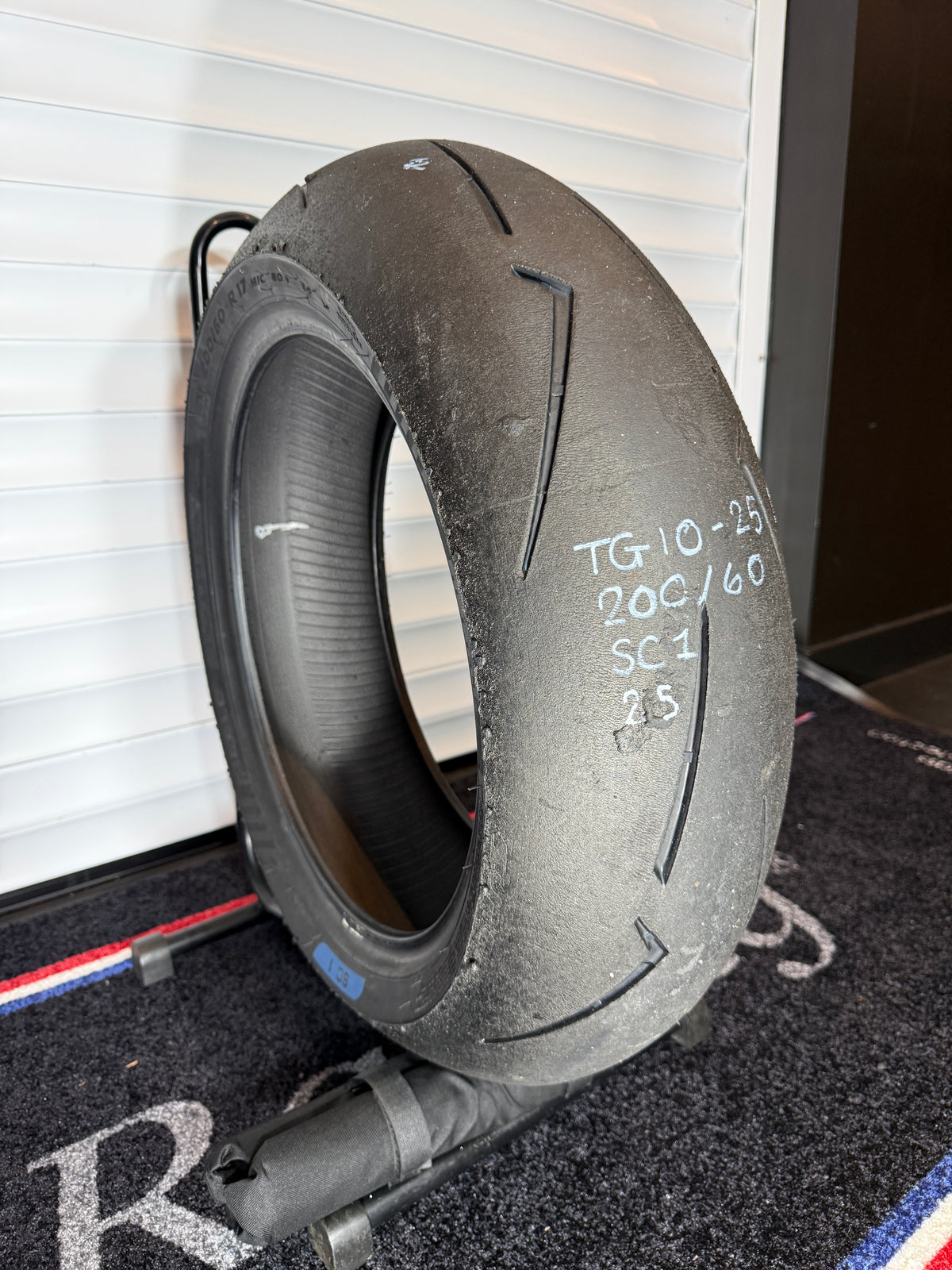 Pirelli Diablo Supercorsa V4- Grade 1-200/60/17 (TG10-25)