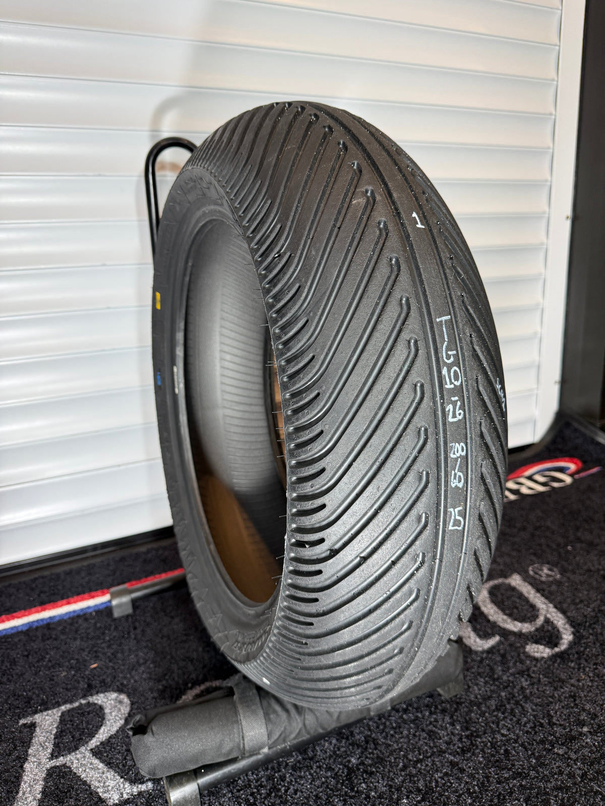 Pirelli Diablo Rain 200/60/17 (TG10-26)
