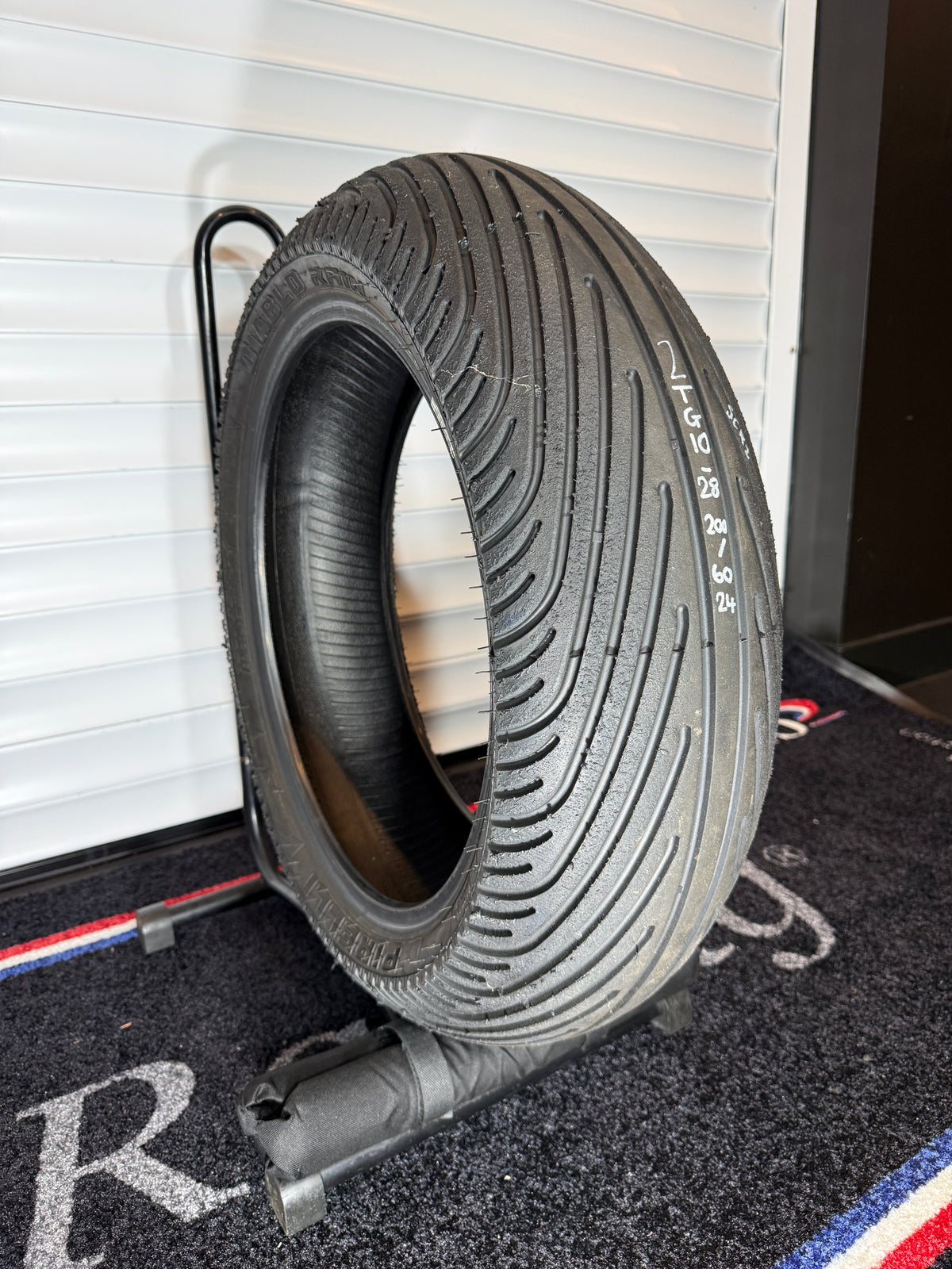 Pirelli Diablo Rain 190/60/17 Grade 2- (TG10-28)