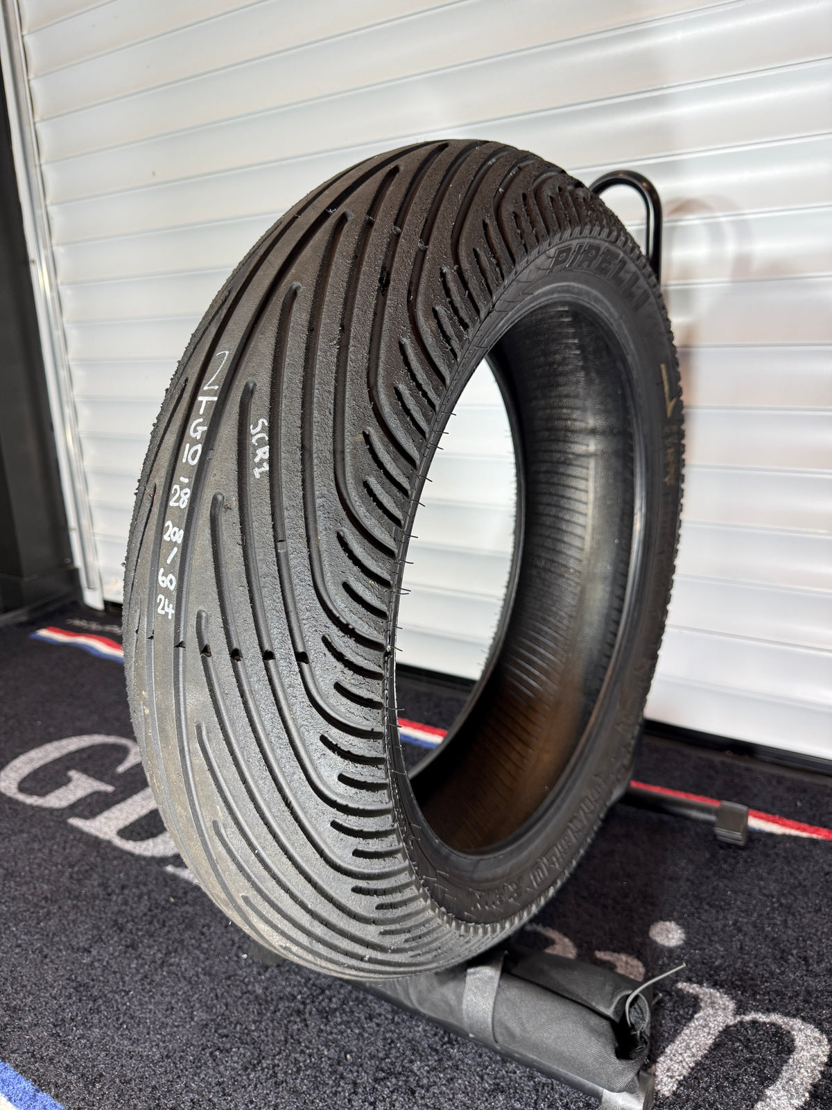Pirelli Diablo Rain 190/60/17 Grade 2- (TG10-28)