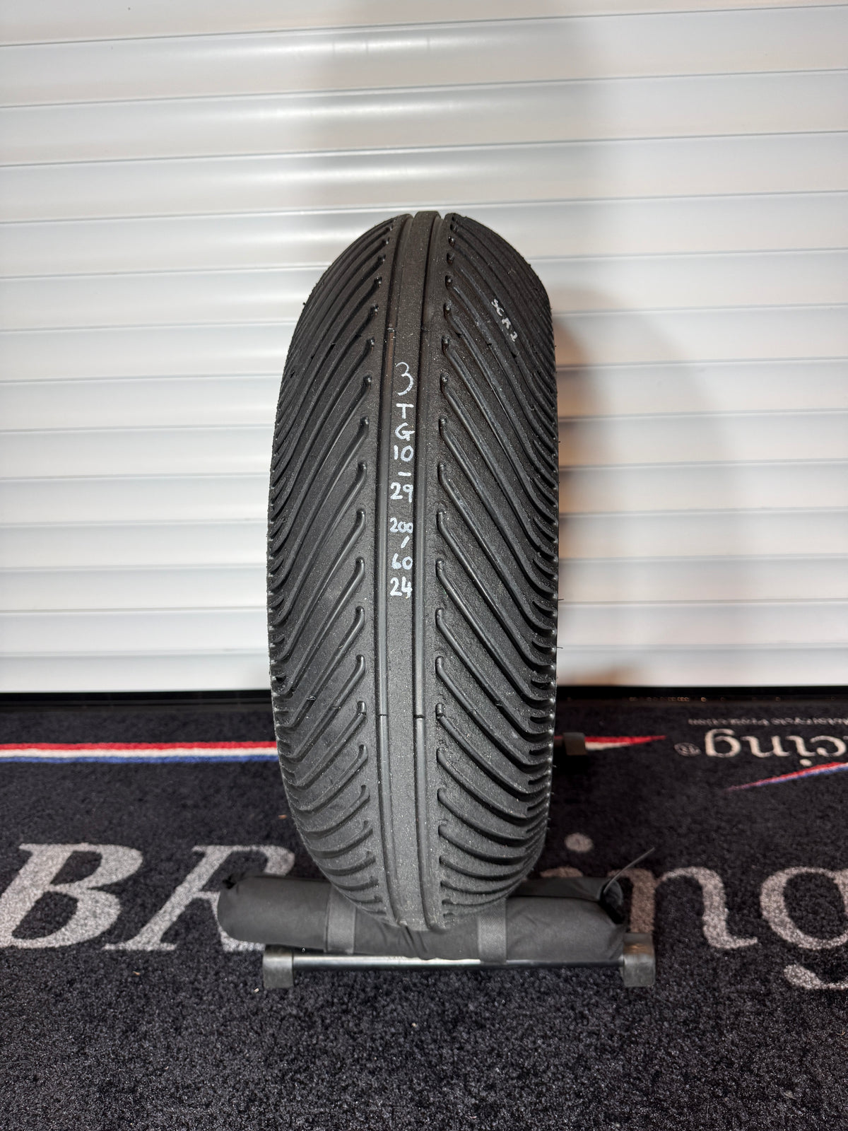 Pirelli Diablo Rain 200/60/17 Grade 3 (TG10-29)